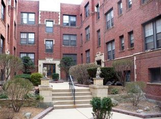 921 W George St APT 2G, Chicago, IL 60657