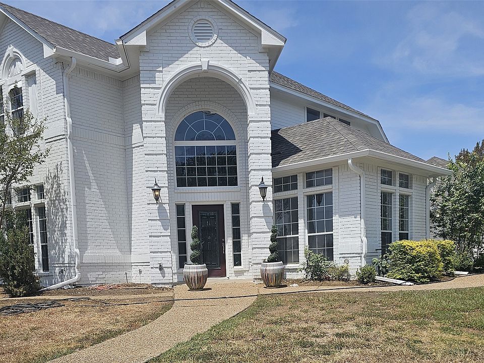 1st image of 1601 Village Trl