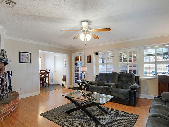 4th image of 434 Briargrove Dr