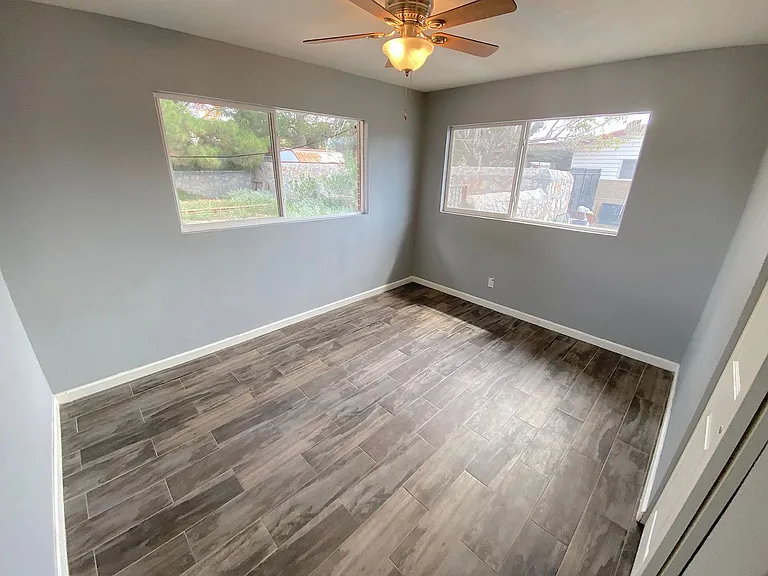 4424 Eleanor Way — Photo 18