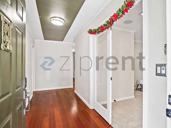 4th image of 2969 Martin Ave