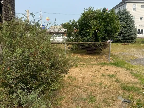 24 Cotter St, New Bedford, MA 02746