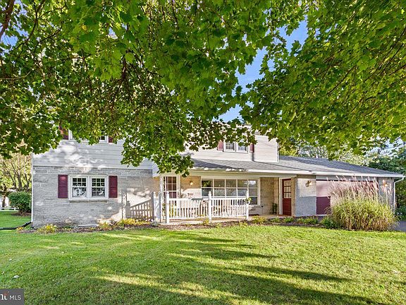 2nd image of 22 Jayann Dr