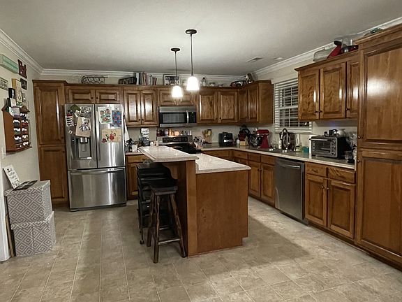 2nd image of 122 Bradford Hill Rd N