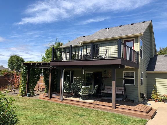Upstairs deck area