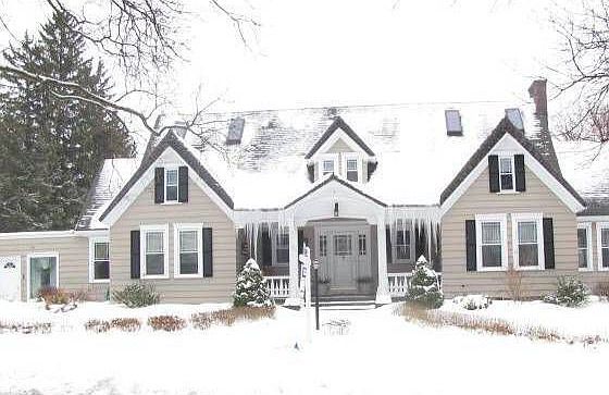 1st image of 2 Lynacres Blvd