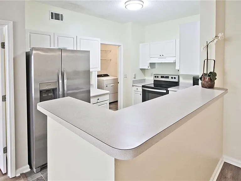 8102 Woodland Ln #8102 — Photo 17