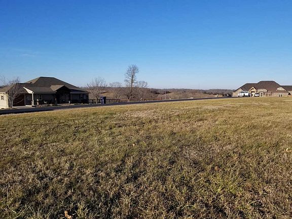 4th image of 15 Highland Dr