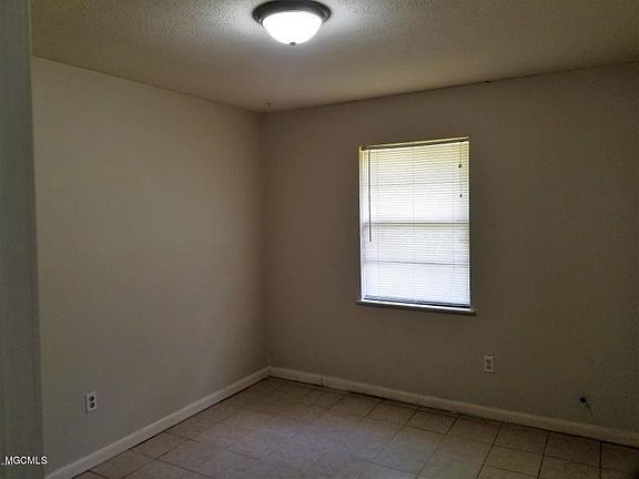 5th image of 4312 Idywood Ave