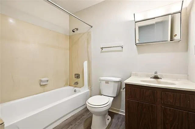 3827 Vernon St — Photo 5