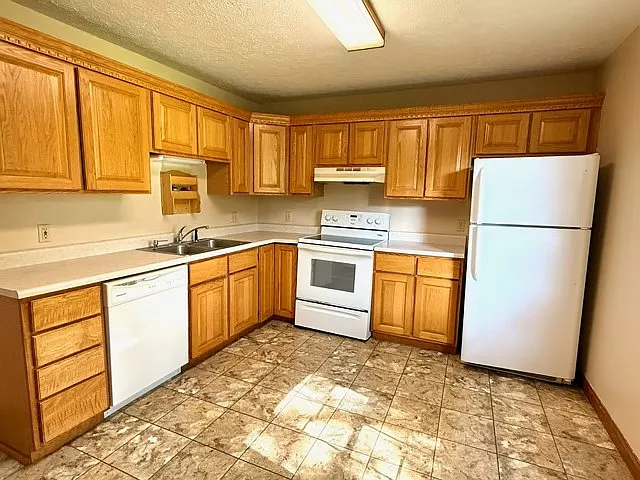 3 bed, 1.5 bath, 1428 sqft, $1,150 — Photo 4