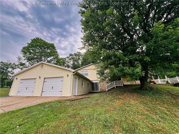 710 Thorofare Rd, Clendenin, WV 25045