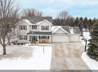 W6054 Zinnia Dr, Appleton, WI 54915