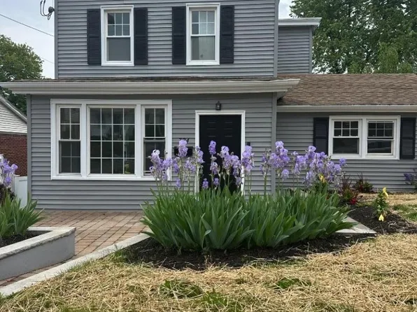724 3Rd St, Lyndhurst Twp., NJ 07071