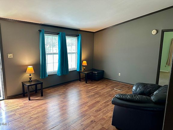 3rd image of 104 Virginia St