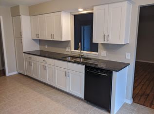 4074 S Eaton Ave, Springfield, MO 65807