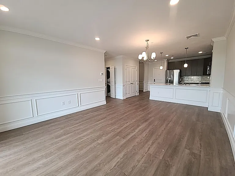 320 Middlesex Ave #B303 — Photo 1
