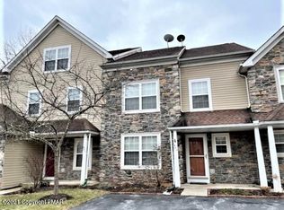 48 Lower Ridge View Cir UNIT D, East Stroudsburg, PA 18302