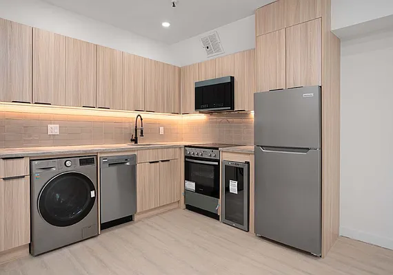 Rented by R New York | media 12