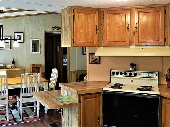 5th image of 136 Berkley Dr