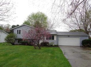 1519 Summerset Dr, Mogadore, OH 44260