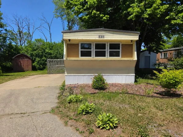 224 Brad St #Bs224, Johnson Creek, WI 53038