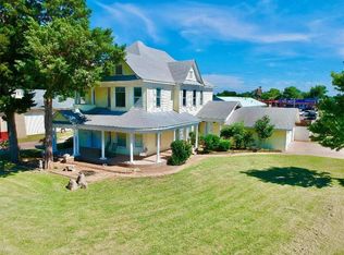 704 E Commerce St, Altus, OK 73521