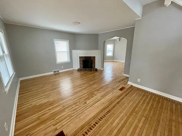 1772 Lafond Ave — Photo 2