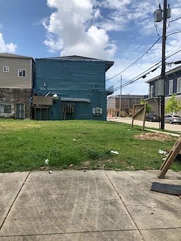 2nd image of 1530 Saint Ann St