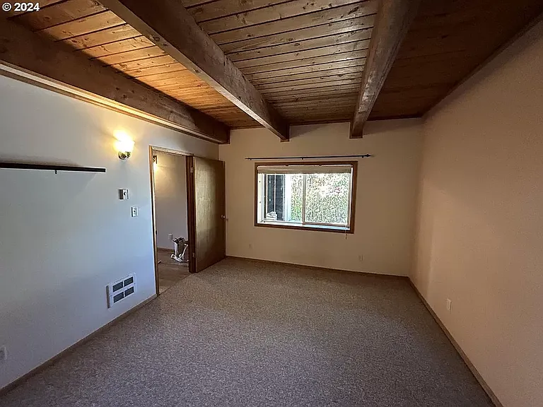 6165 Tillamook Ave — Photo 12