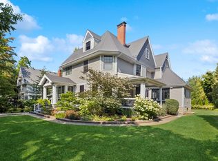 135 S Waiola Ave, La Grange, IL 60525
