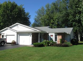 4808B Cambridge Dr, Lockport, NY 14094