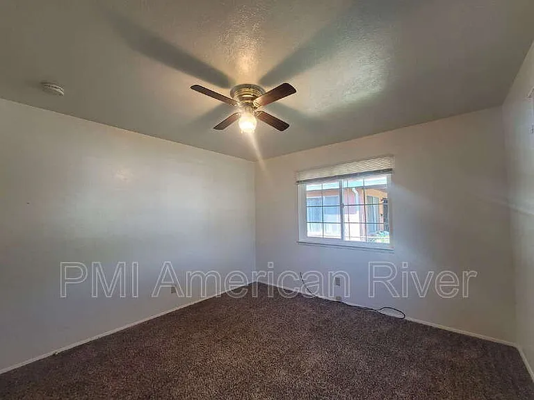 625 Elizabeth St — Photo 8