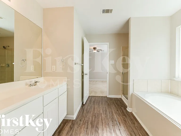 9909 Hyacinth Way — Photo 8