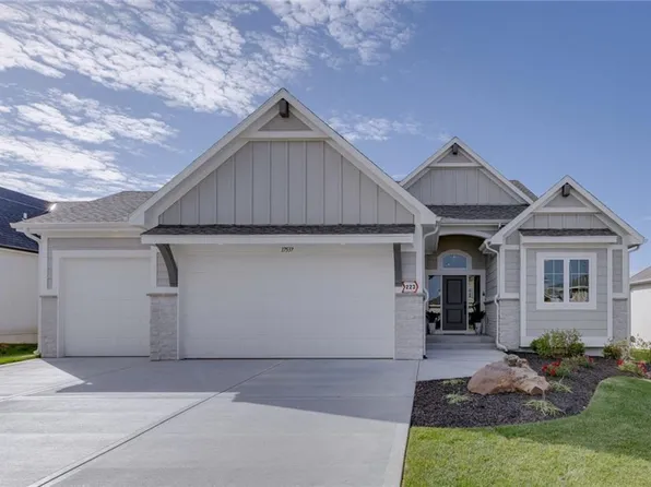 17537 W 165th St, Olathe, KS 66062