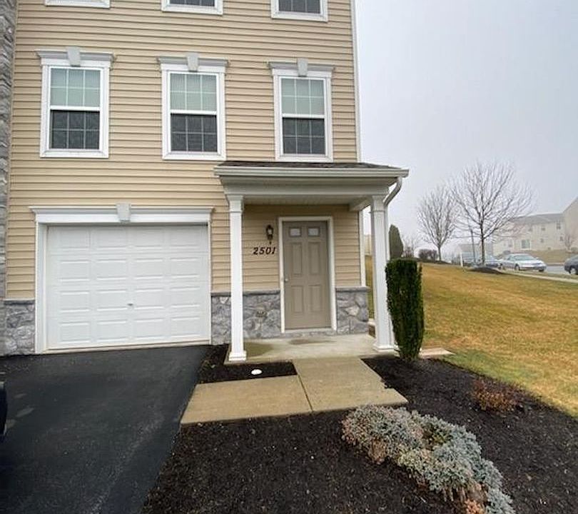 1st image of 2501 Oakwood Ln