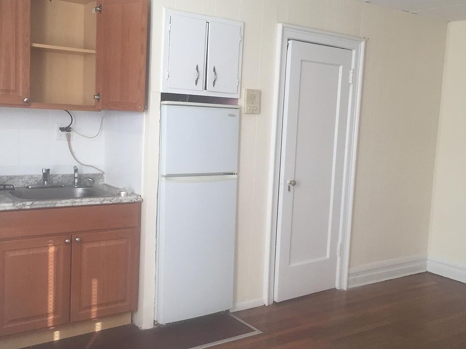 1st image of 15015 Sanford Ave #3T