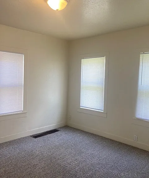 627 Fairholm Ave — Photo 5