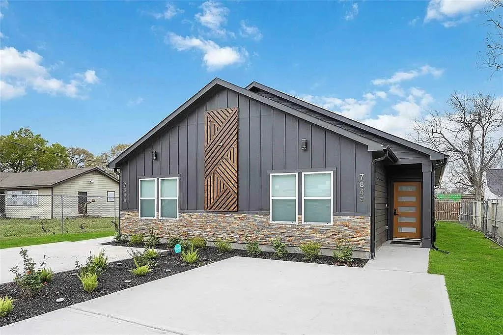 3 bed, 2.0 bath, 1195 sqft, $1,800 — Photo 1