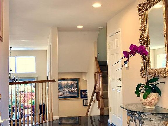 2nd image of 2077 Wendover Ln