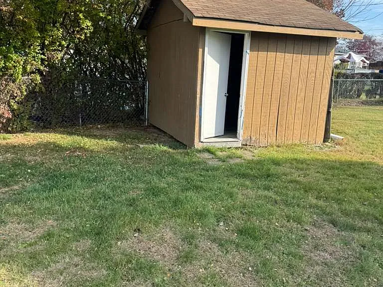 840 Poplar St — Photo 18