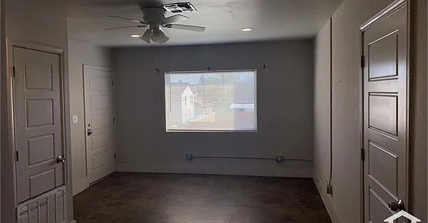 2 bed, 900 sqft, $950 — Photo 2