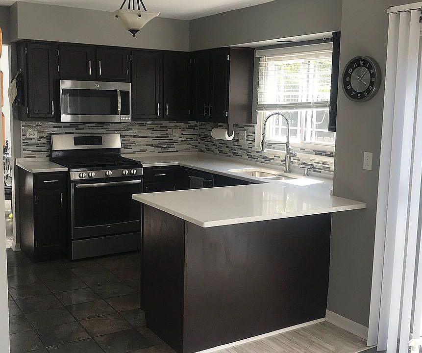 2nd image of 22 Manchester Ct