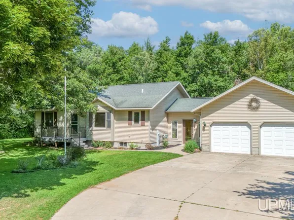 6078 23rd Ln, Gladstone, MI 49837