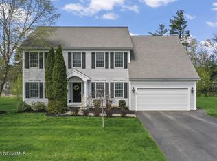 1012 Woodfield Dr, Niskayuna, NY 12309