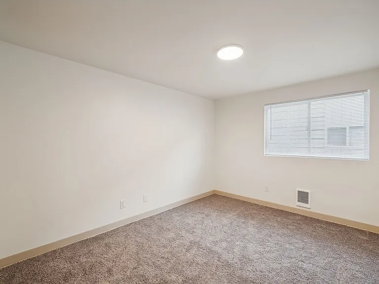 The 1800 Place Apartments — Photo 26
