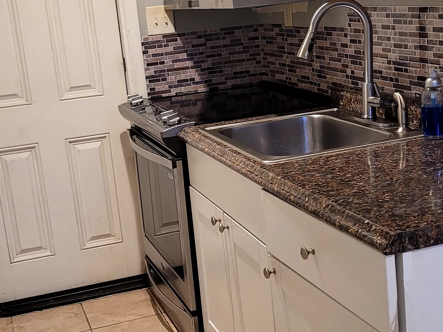 2 bed, $1,600 — Photo 2