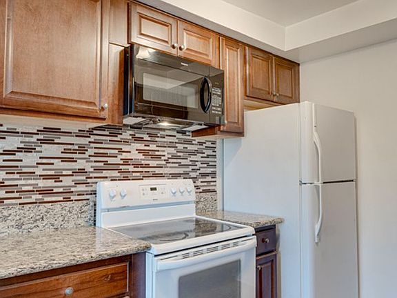 2nd image of 904 S Magnolia Ave APT H
