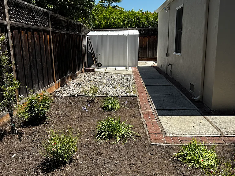 221 Colorado Ave — Photo 33
