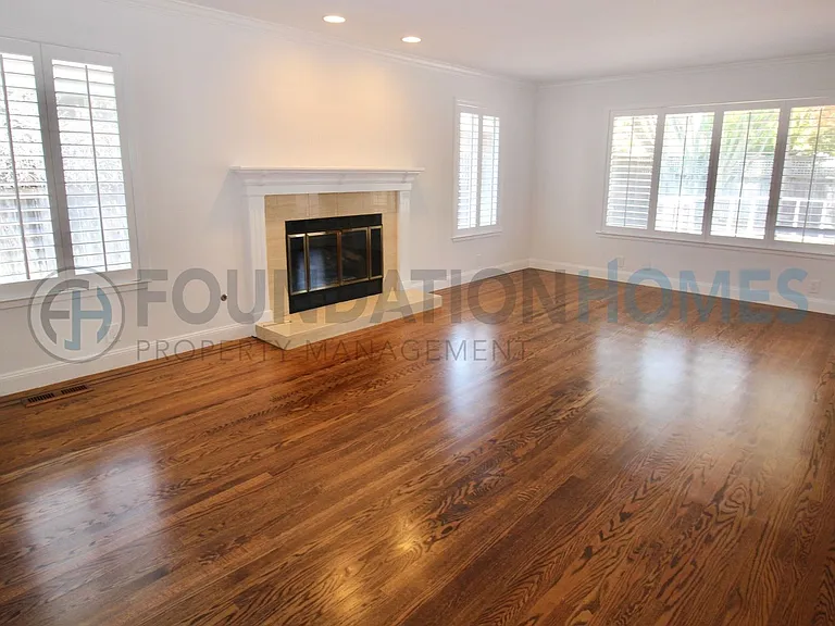 742 McClay Rd — Photo 3